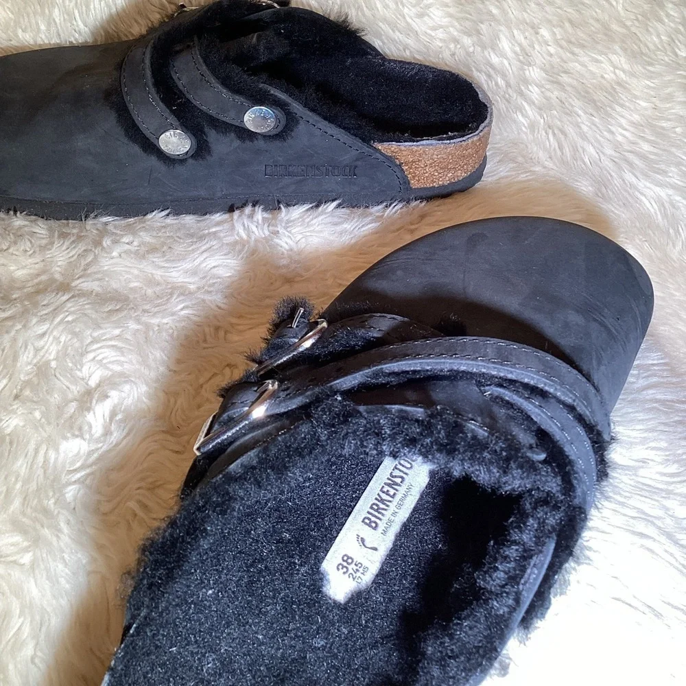 Birkenstock black leather women size 7